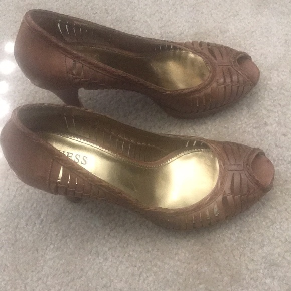 Guess by Marciano size 9 1/2M. - Picture 4 of 5